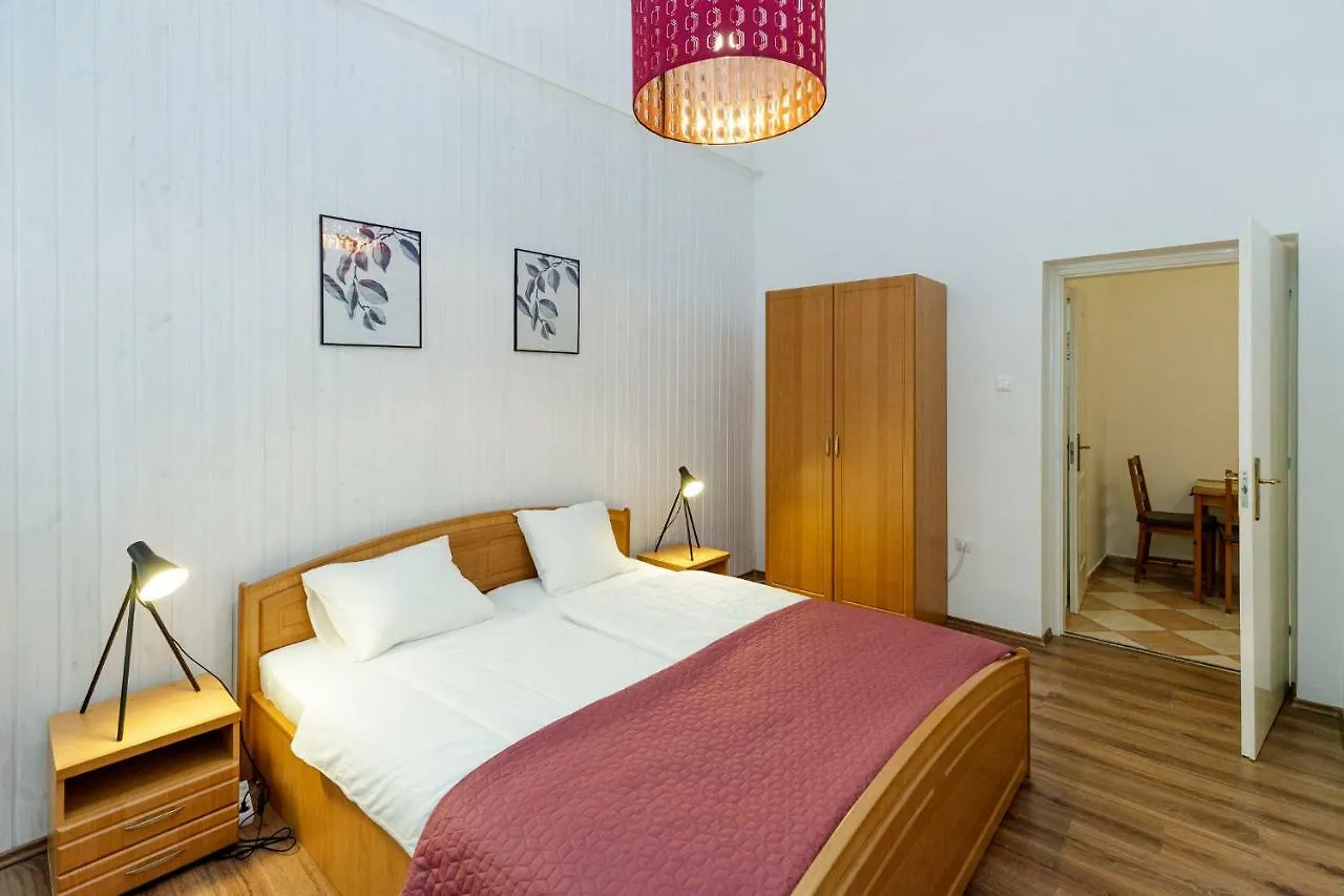 Sophie Apartman Eger