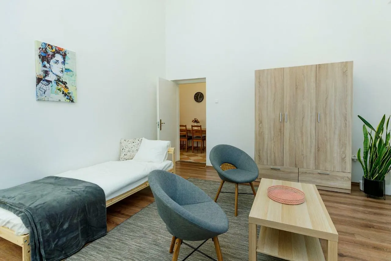 Sophie Apartman Eger